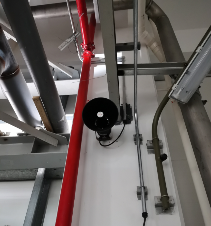 穿透轰鸣：定向扩声如何在嘈杂工业环境中重建“听觉秩序”