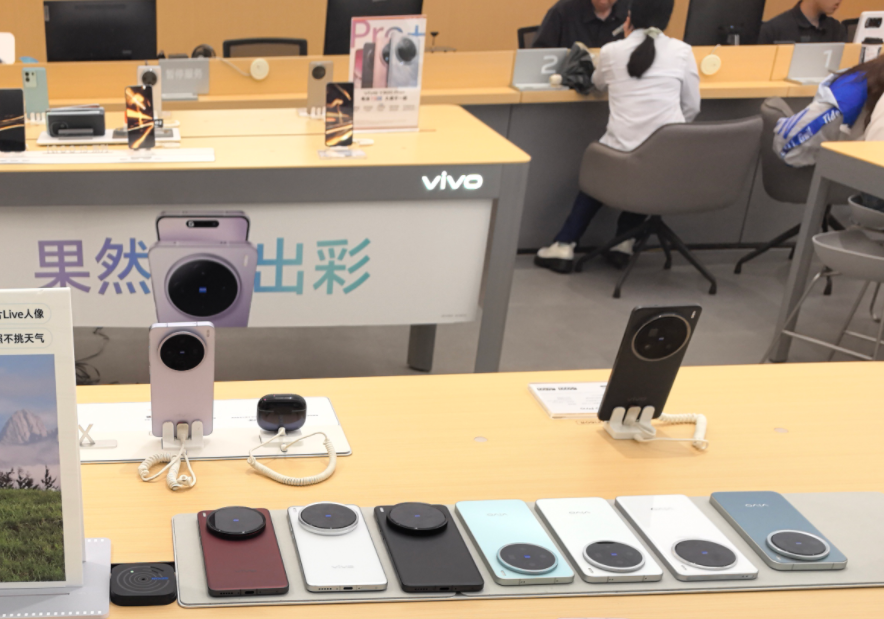 打破“静默”管理：拾音器在连锁门店中的数字化进阶之路