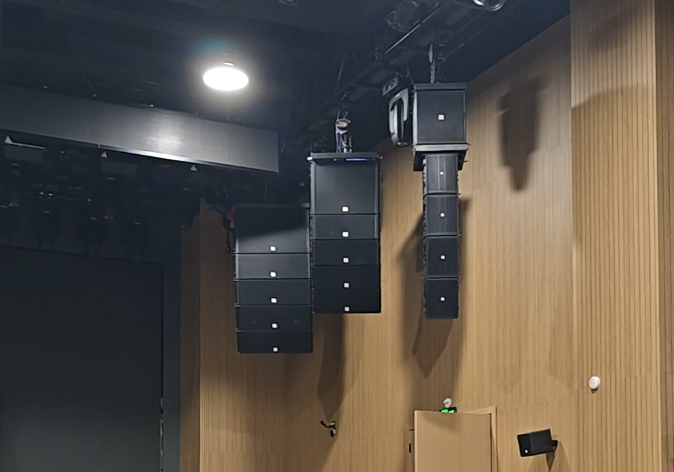 声学与力学的平衡：线阵列系统中低音单元的布局逻辑